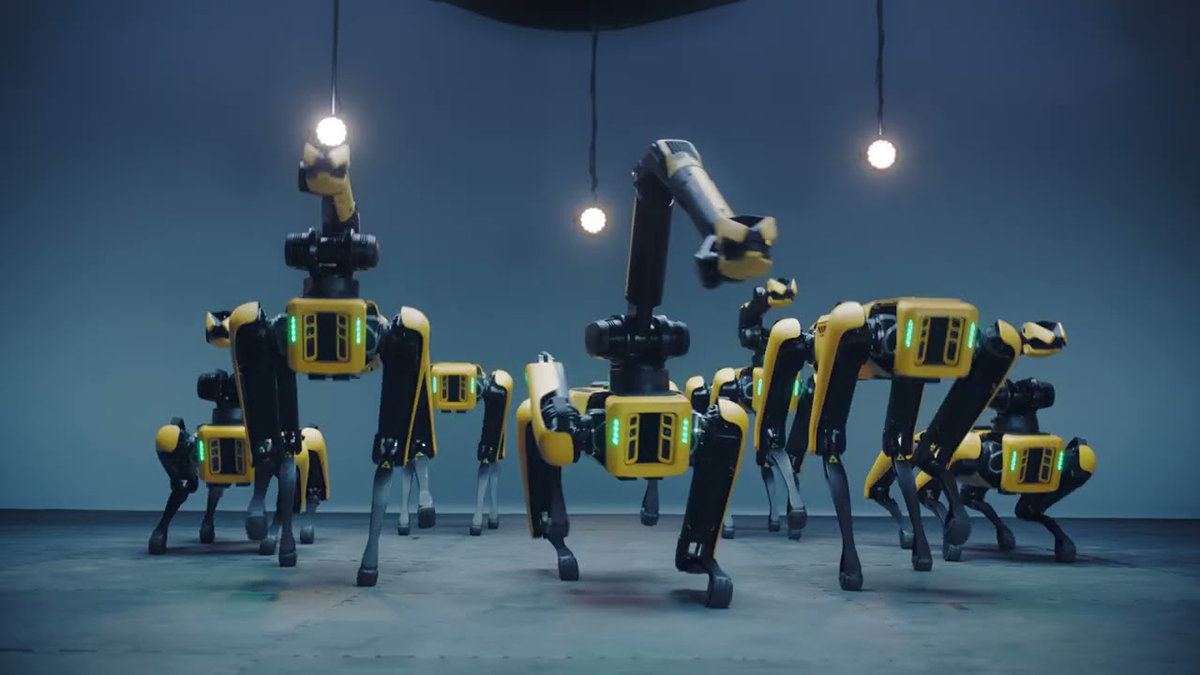 Robot Spot nhún nhảy theo vũ đạo bài hát IONIQ: I'm On It