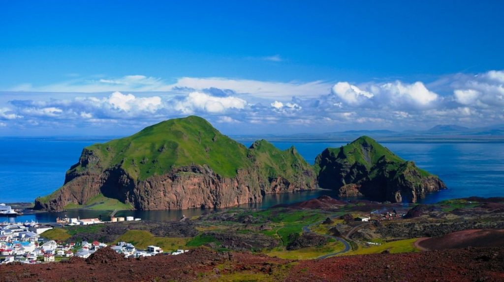 Mách bạn những địa điểm du lịch nổi tiếng và xinh đẹp ở Iceland