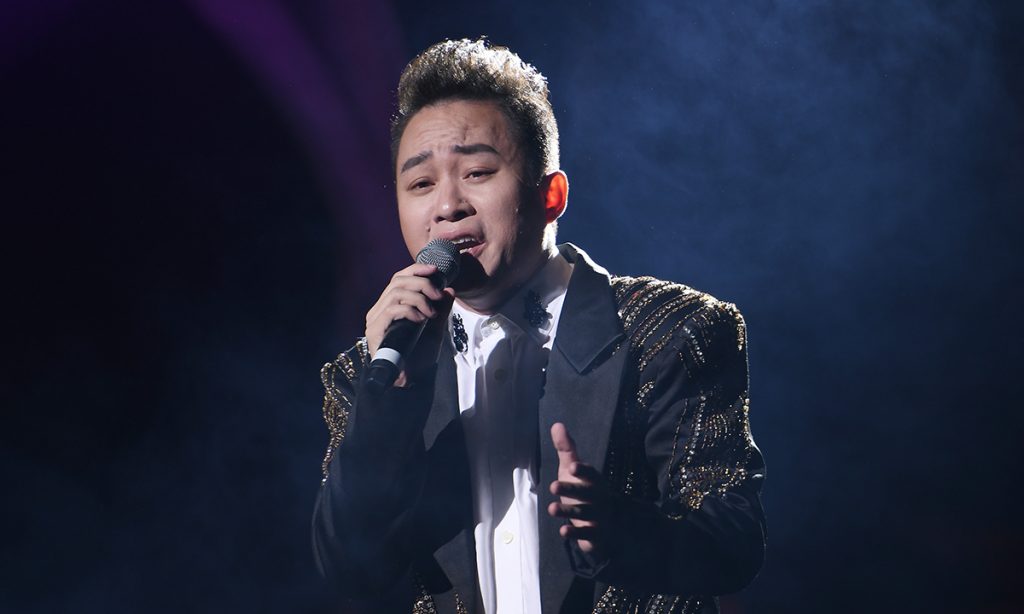 Ca sĩ Tùng Dương với bản cover khiến khán giả thích thú
